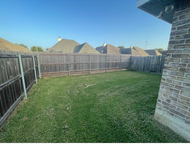Building Photo - 3613 Oldenburg Ct