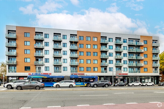 Building Photo - Rego Parc