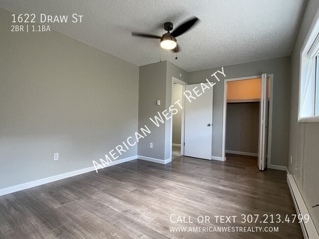 Building Photo - 1622 Draw St