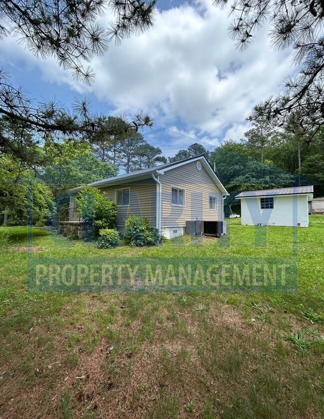 Building Photo - Charming 2-Bedroom Home with Spacious Yard...