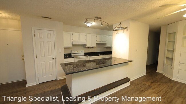 Foto del edificio - 1501 Creekwood Ct