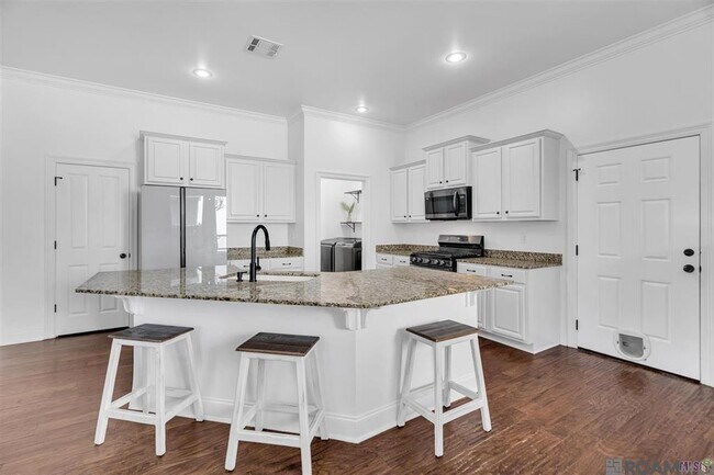 Building Photo - 18137 River Birch Dr