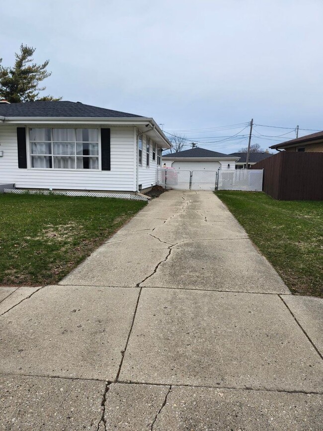 Building Photo - Northside Ranch - 3 Bedroom 1 Bath