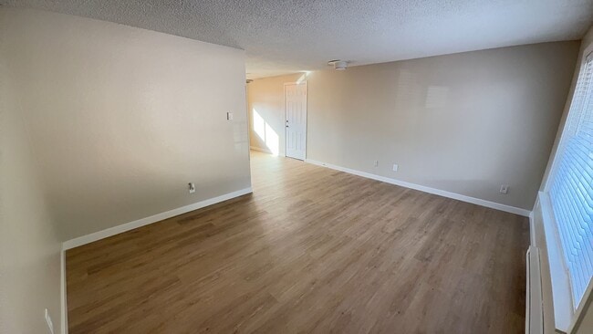 Foto del edificio - upgraded 2 bedroom 1 bath condo in downtow...
