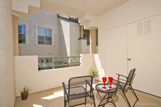 Building Photo - 3534 Caminito El Rincon