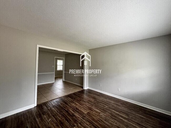 Foto del edificio - 5328 Albemarle Dr