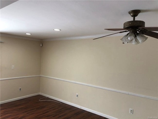 Building Photo - 8147 Clay Ct