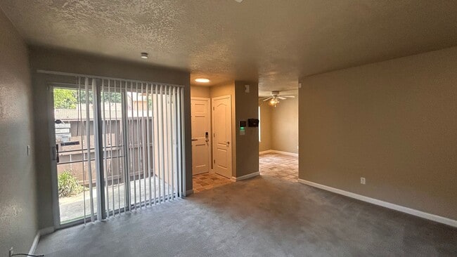 Building Photo - 4002 Elmo Loop