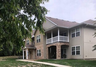 Building Photo - 1301 Tracy Ave