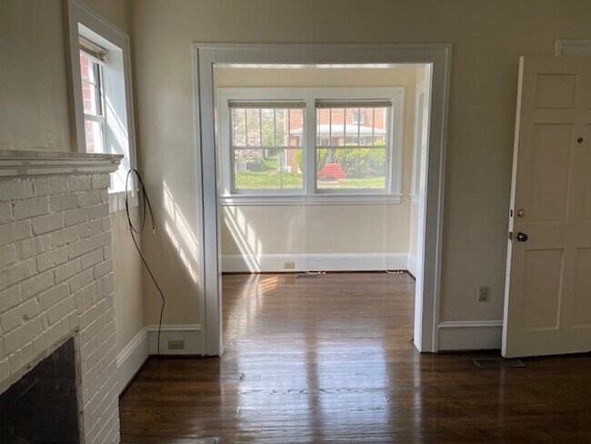 Foto del edificio - 2324 Orange Ave NW