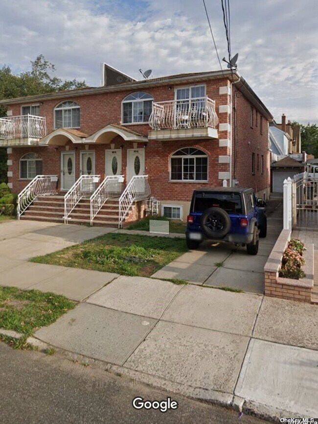 22405 93rd Ave, Queens, NY 11428 Room for Rent in Queens, NY