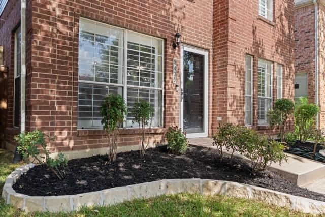 Foto del edificio - 9435 Blue Jay Way