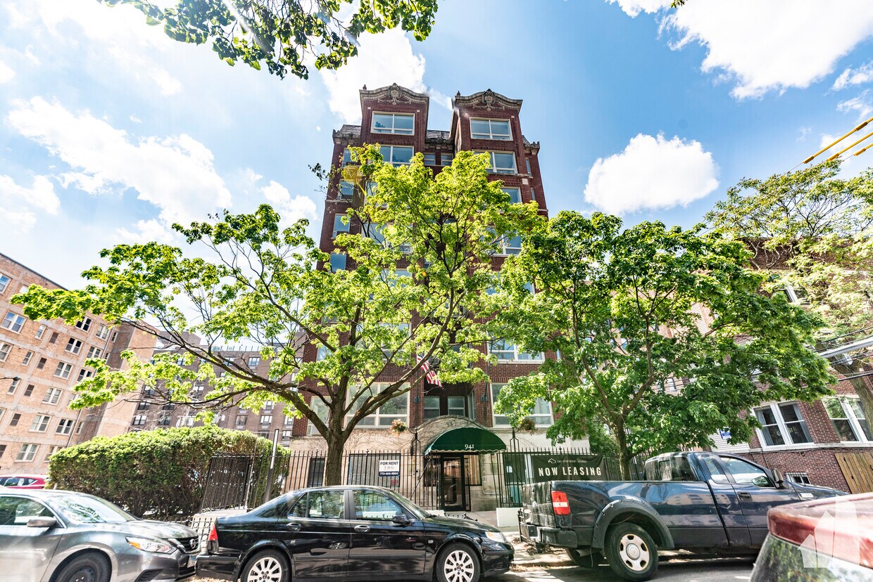 Foto principal - 940 W Carmen Ave
