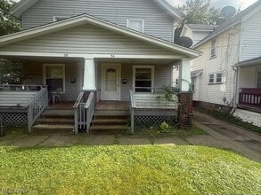 Building Photo - 56 E Mapledale Ave