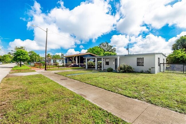 Foto del edificio - 416 NW 19th Ave