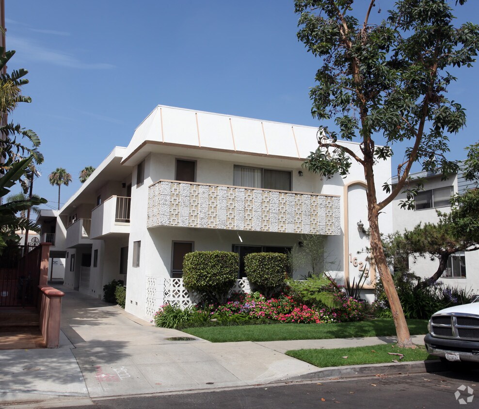 Building Photo - 1625 Armacost Ave