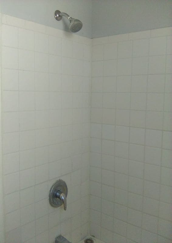 Building Photo - 594 Roosevelt Ave