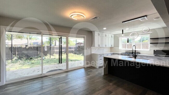 Foto del edificio - 1520 Armstrong Drive