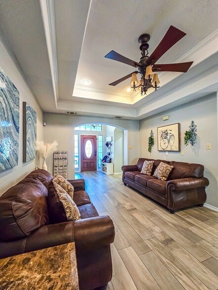 Foto del edificio - 2673 Crown View Drive