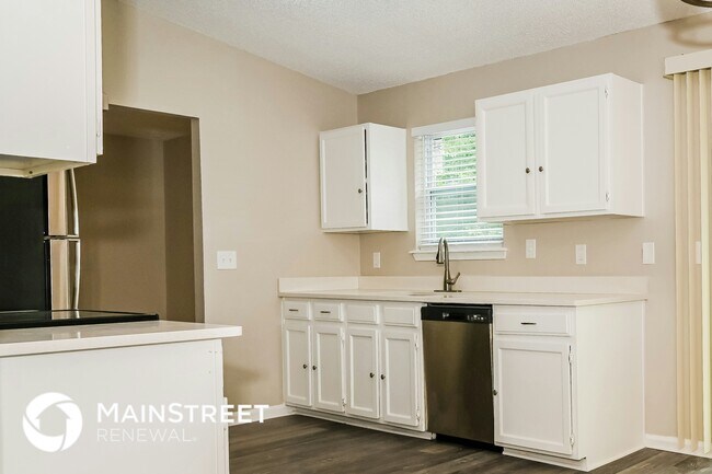 Building Photo - 2421 Olson Ln