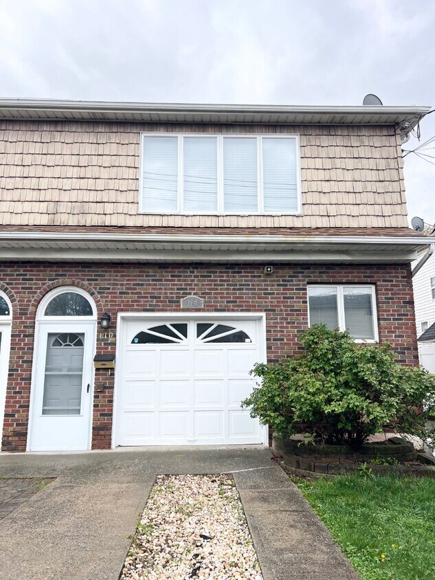 Foto principal - 110 Linwood Ave