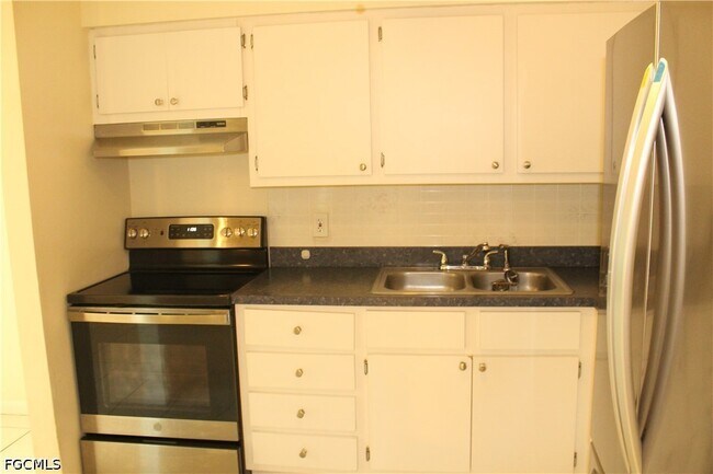 Building Photo - 1811 SE 15th Pl