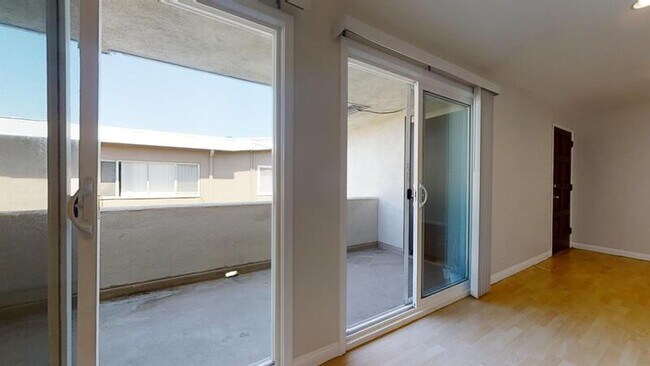 Building Photo - 503 Avenue G