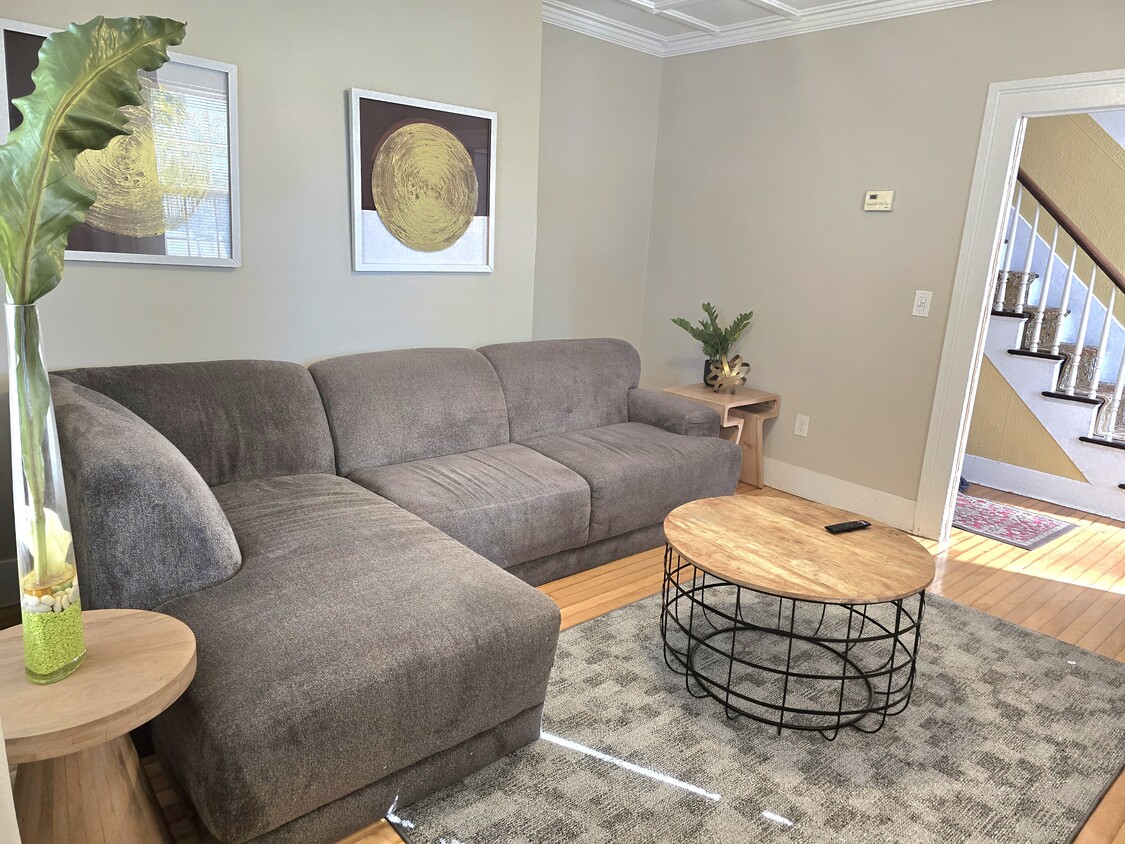 Photo - 147 Spring St (Willimantic, CT)