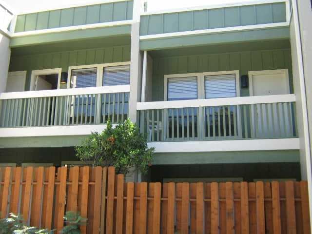 Building Photo - 1217 1/2 W 39th St