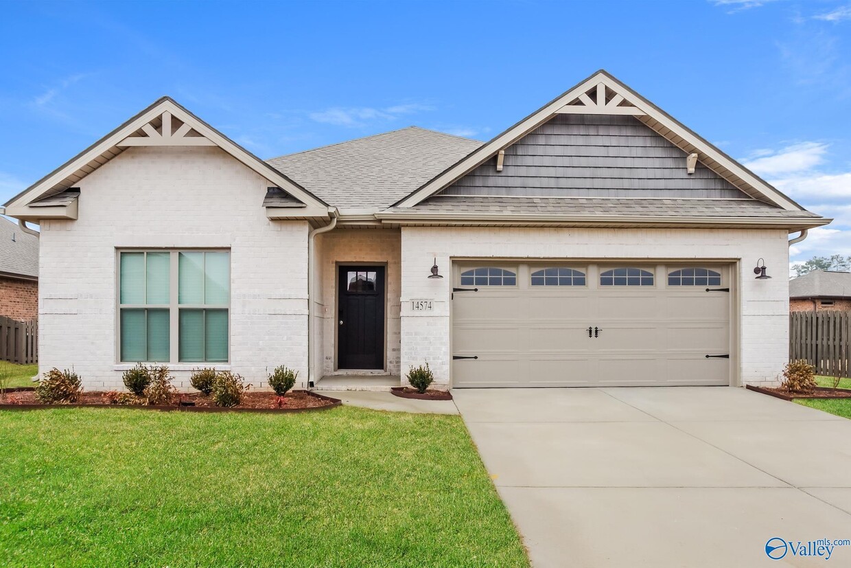 Foto principal - 14574 River Birch Ln