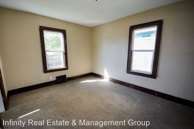 Building Photo - 2 br, 1 bath House - 1101 W Oakland Ave