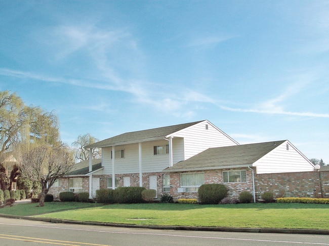 Building Photo - Williamsburg Townhomes