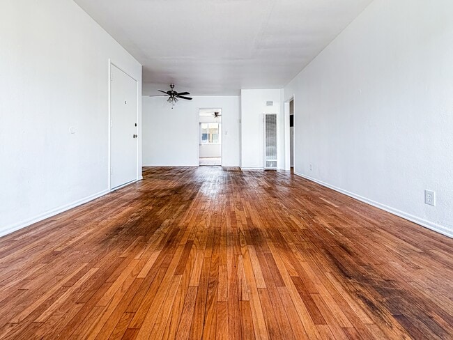 Foto del edificio - 4024 Palmwood Dr