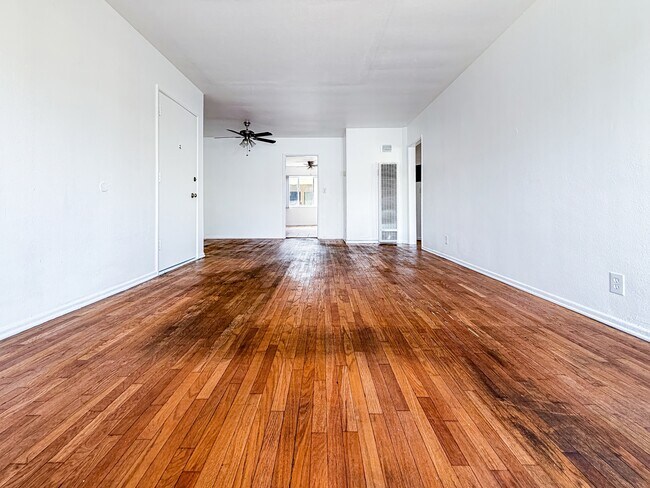 Building Photo - 4024 Palmwood Dr