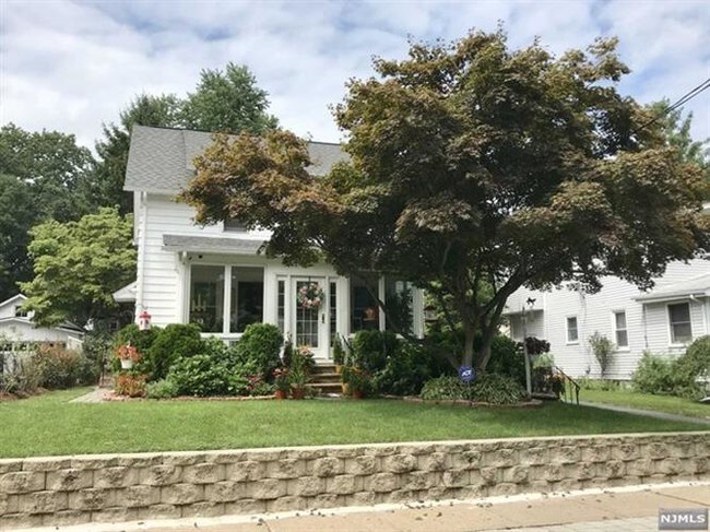 Building Photo - 36 Summit Ave