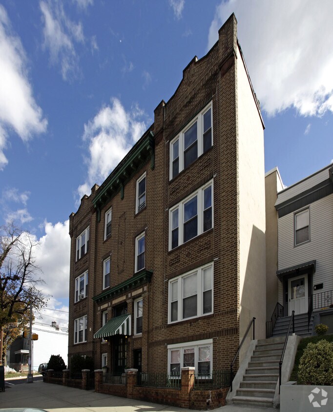 Foto del edificio - 3176 John F. Kennedy Blvd