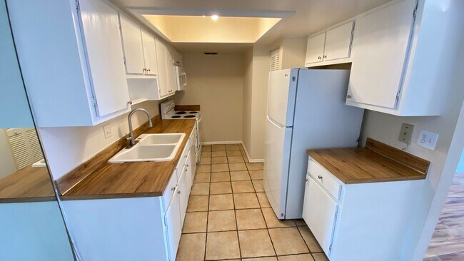 Foto del edificio - Two Bedroom, Two Bath in Orlando - Priced to Rent!