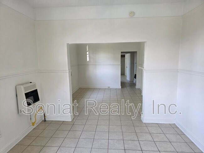 Building Photo - 4523 Baudin St