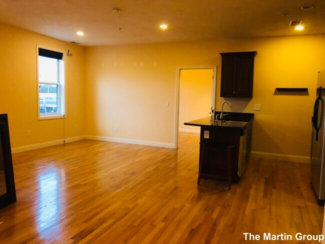 Foto del edificio - 102 Fellsway W