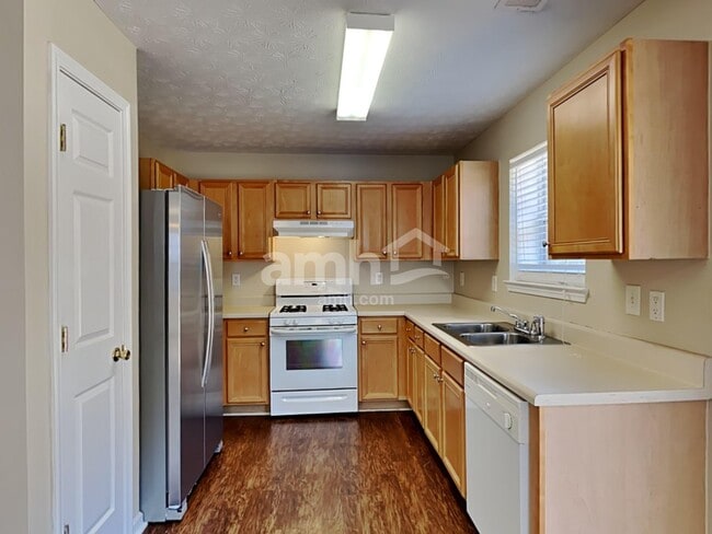 Building Photo - 2533 Plymouth Way