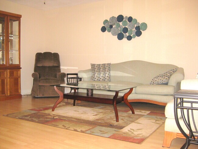 Building Photo - 281 Tuscany Ln