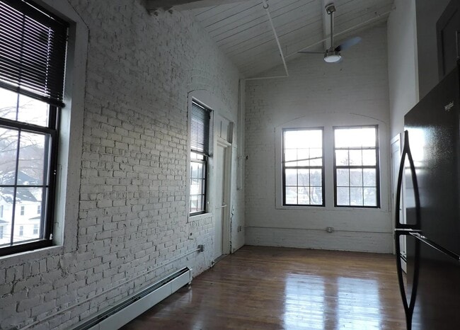 Kitchen Looking Out - 69 King St