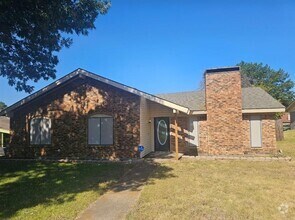 Building Photo - 707 Southwood Cir