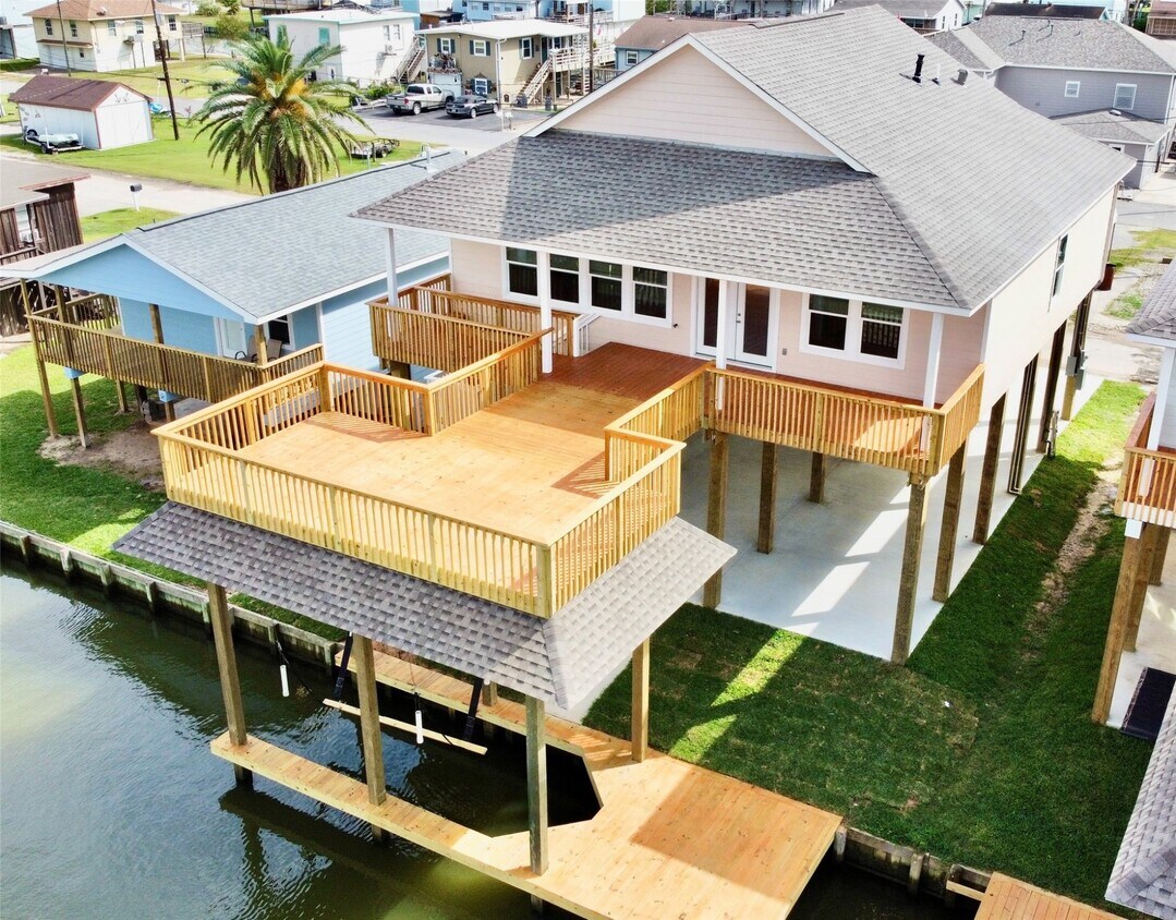 Foto principal - 17 Edgewater Dr