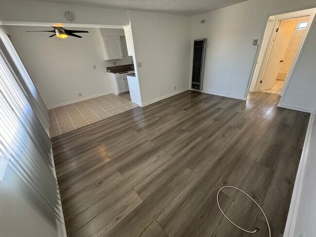 Foto del edificio - 4023 W 141st St