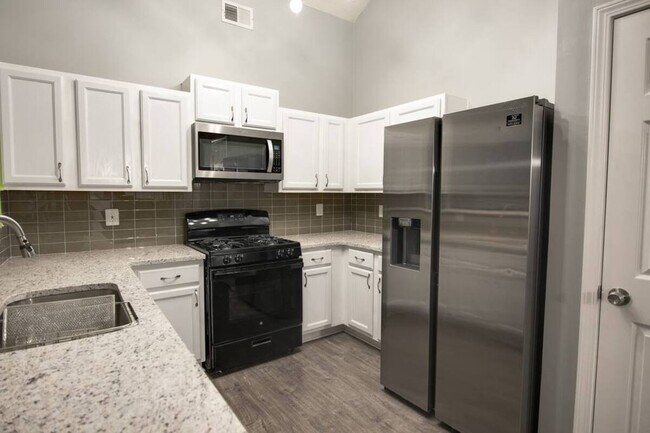Foto del edificio - 7151 Springchase Way