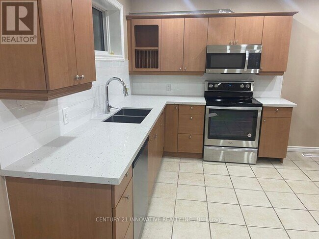 Photo du bâtiment - 330 Rosedale Dr