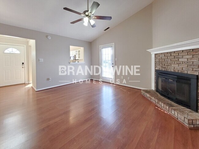 Foto del edificio - 460 Polk Manor Dr