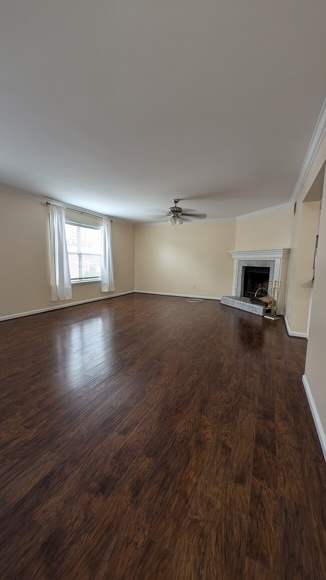 Building Photo - 1185 Ashford Ln