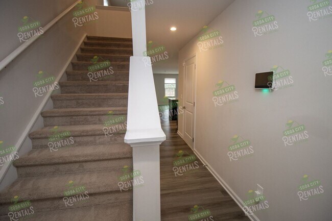 Building Photo - Fabulous 4 bedroom House in Hopkins, SC ~ Close to Fort Jackson ~ Available May 2026!